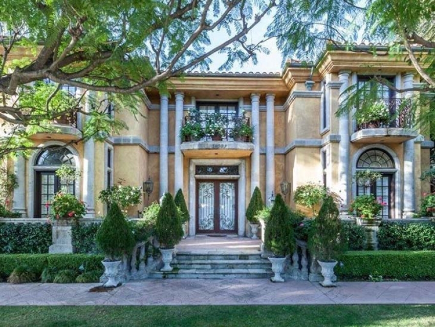 La ultralujosa mansión de Charlie Sheen está en venta