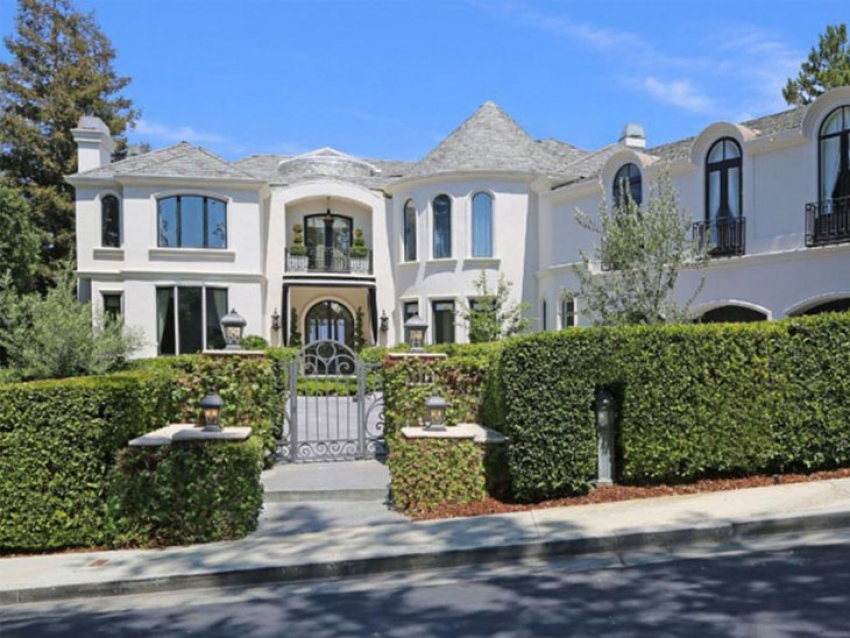 Robbie Williams vende su espectacular mansión en Beverly Hills