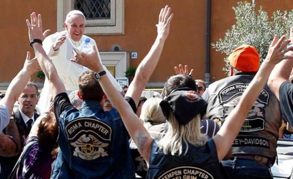 Subastan una Harley Davidson obsequiada al Papa Francisco