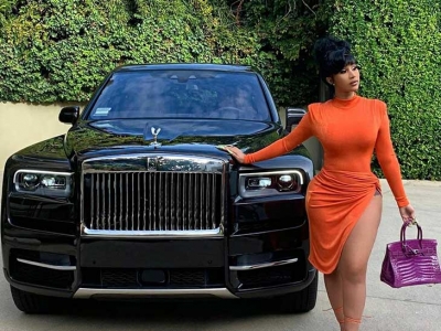 Cardi B recibe un lujoso Rolls Royce Cullinan por su cumpleaños