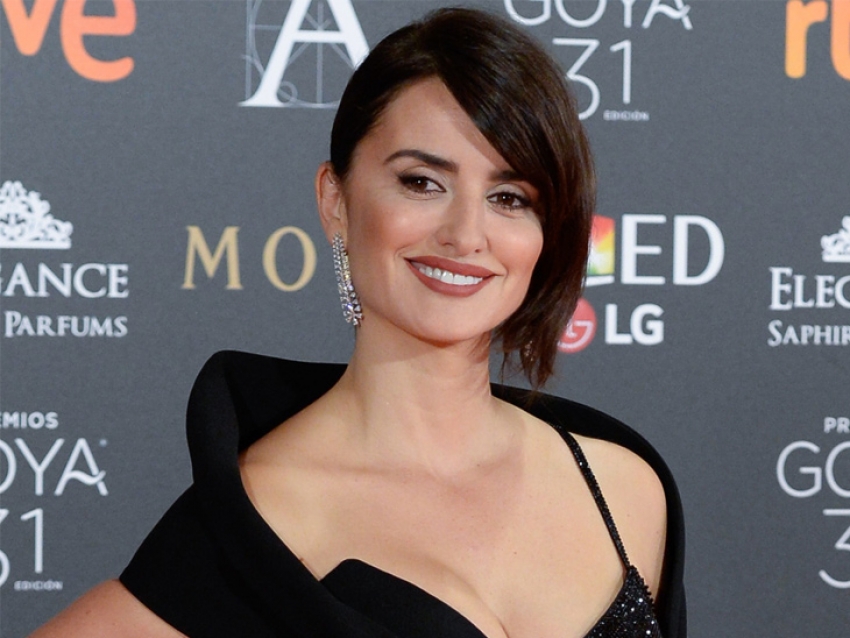 Penélope Cruz brilló con Chopard en los premios Goya