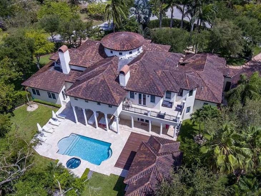 Luis Fonsi vende su lujosa mansión en Miami