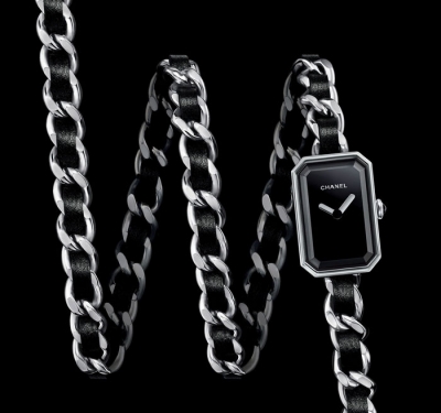 El reloj Chanel Premiére triple vuelta en la pasarela con Cara Delevigne