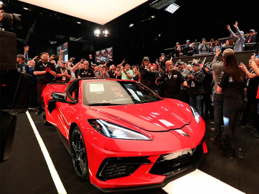 El primer Chevrolet Corvette Stingray C8 se vendió por US$3 millones de dólares