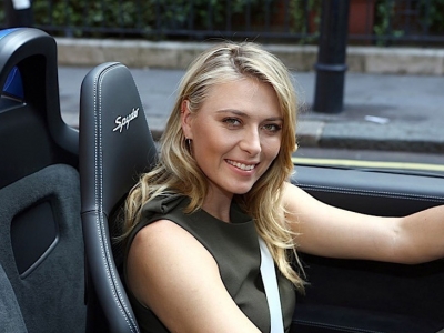 Maria Sharapova presentó al nuevo Porsche Boxter Spyder