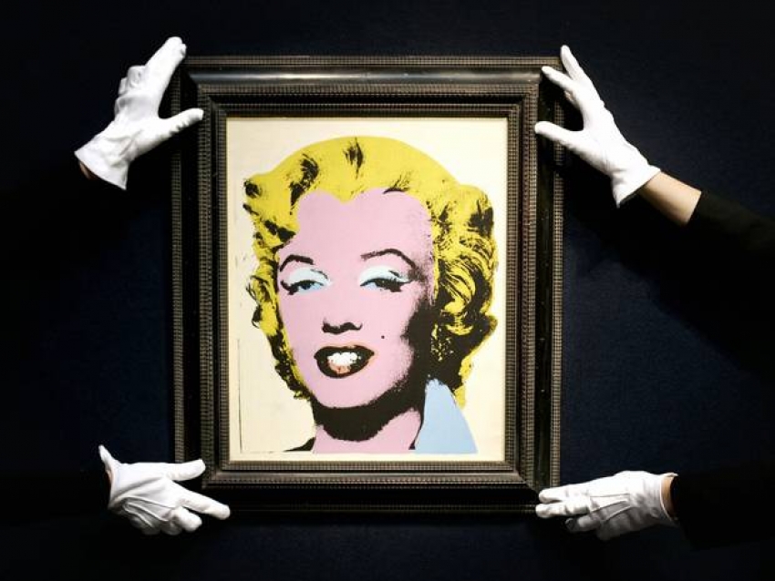 Venden obras de arte de Andy Warhol