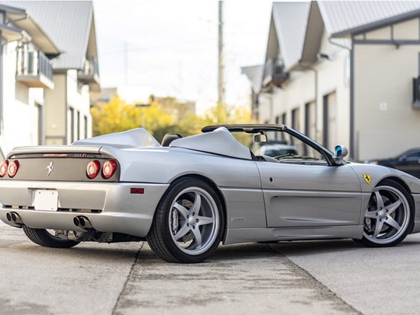 Shaquille O&#039;Neal subasta su magnífica Ferrari F355 Spider