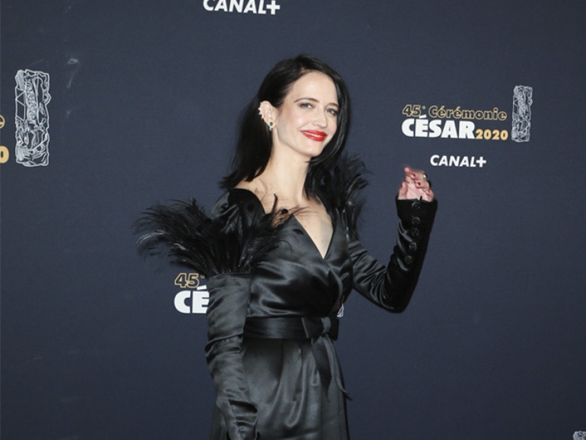 Eva Green irradia glamour en los Premios Cesar en Paris