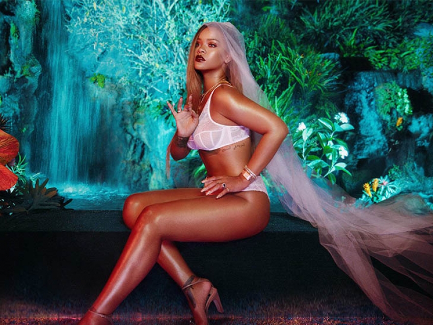 Rihanna participa de una novedosa campaña de ropa interior