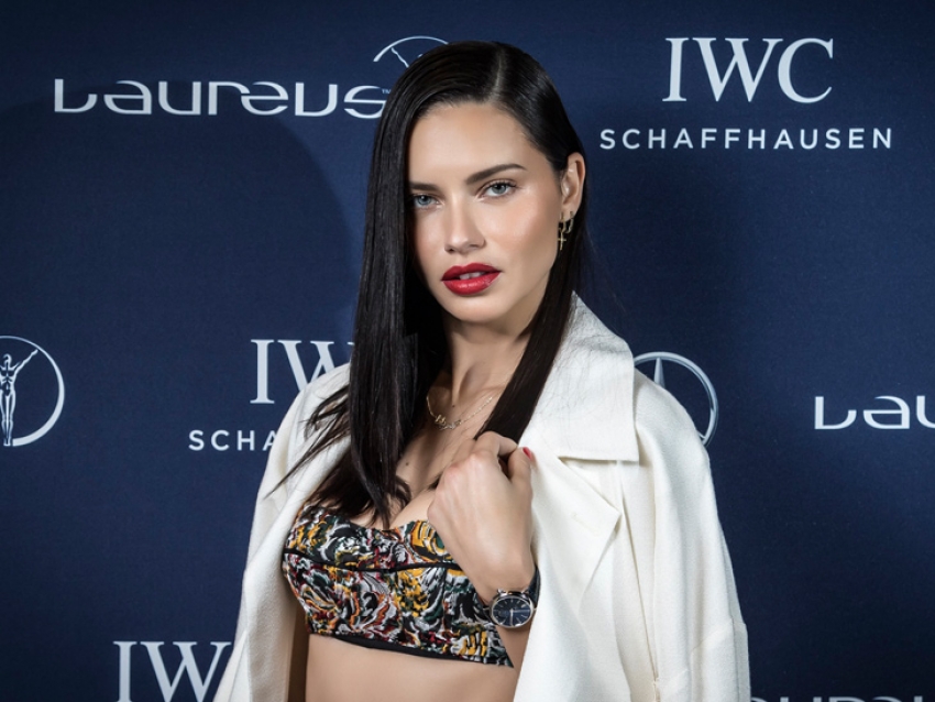 Adriana Lima junto a IWC a beneficio de la Fundación Laureus en México