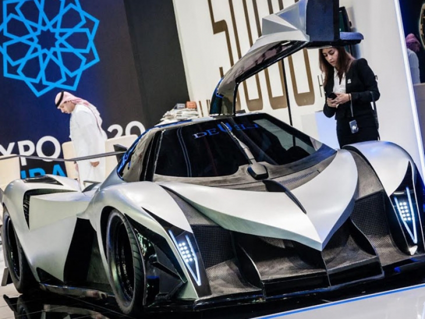 El asombroso superauto Devel Sixteen